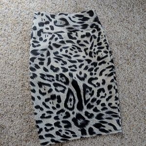 Rare!! Cassie skirt in animal print.